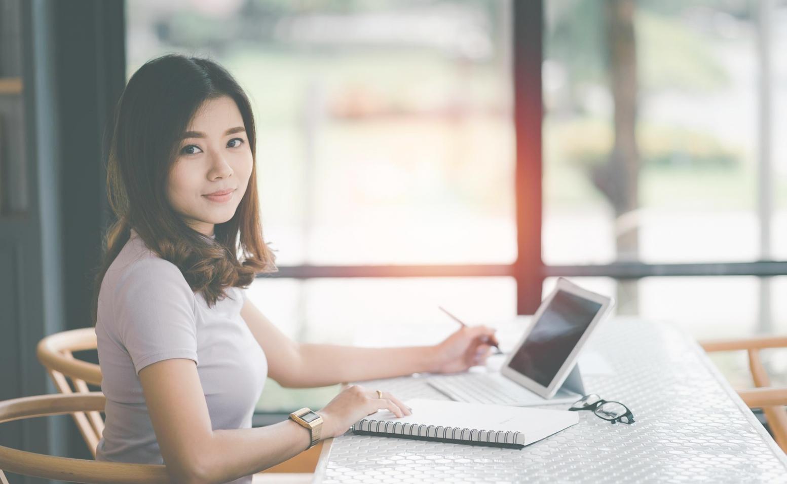 Revisión de documentos financieros y balances